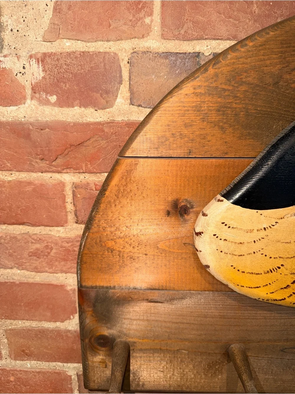 Rustic Wild Duck / Goose Wall Hook Hanging Rack in Brown and Yellow